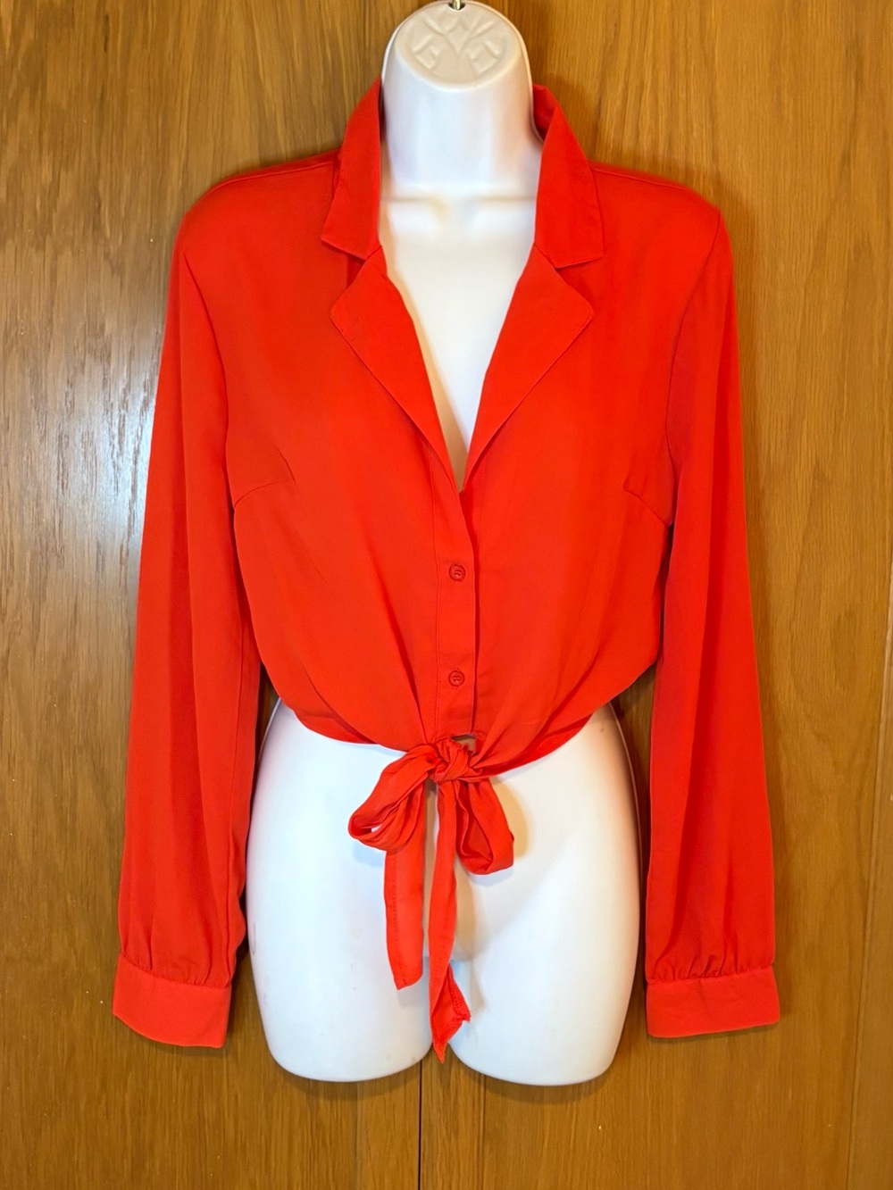 Iris Cropped Tie at Waist Button Front Top Size M New NWOT